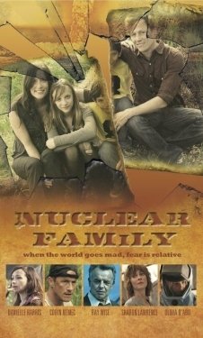 Постер сериала Ядерная семья (2012)