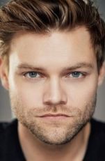 Джулиан Мау