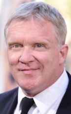 Энтони Майкл Холл