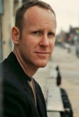 Кристофер Хатчинсон