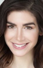 Николь Кавалес